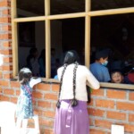 Noen måtte stå ute under møtet